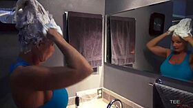 deauxma gives a shampoo and blowjob