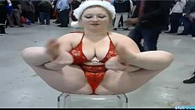 Chubby blonde amateur webcam girl shows big ass and feet