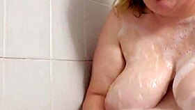 i tease in the bathtub by the pool