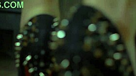 मैं अपनी बीवी की गैंड में पेशाब करता हूं और उसके मुंह को चोदता हूं जब तक कम नहीं आता