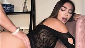 sisi rose wants her pussy ate and creampie