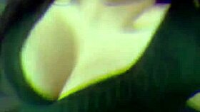 Empinada esperaba una rica verga hasta que invite a mi amante a que me diera leche?