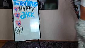 Watch this girl masturbating on cam, isn't she hot?