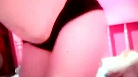 Grabando a Chica Cachonda en una Sesión de Sexo Intenso