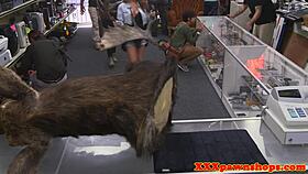 i spotted this curvy babe getting pussyfucked in a hidden threesome