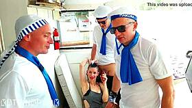 'Puta es cogida en el crucero' Katrinapunkok