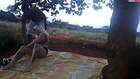 enfiei a pica na loirinha no meio da estrada em publico assista completo no xvideos red.