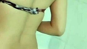 e trang nguyễn caught on bigo revealing herself while bathing in steamy chat.