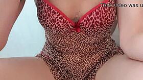 Garota Safada, Senta E Insina Sua Buceta Grande Sem Calcinha!