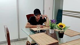 llamo a mi expareja para recordar viejos tiempos ella sabe a lo que viene as� que la met� en mi habitaci�n y la desnude y ella se dirigi� a mi verga