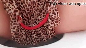 Garota Safada, Senta E Insina Sua Buceta Grande Sem Calcinha!