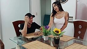 llamo a mi expareja para recordar viejos tiempos ella sabe a lo que viene as� que la met� en mi habitaci�n y la desnude y ella se dirigi� a mi verga