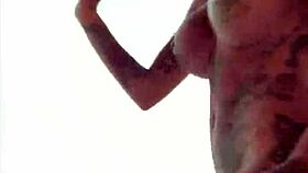 yo, check me dancing naked in this hot sauna