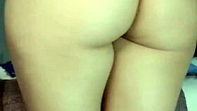 เธอถาม อยากเห็นฉันเต้นเรกเกตันยั่วๆ ทางเว็บแคมมั้ย?