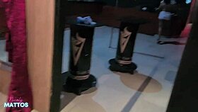 as safadas ficam peladinhas no clube de swing, explorando novas experiencias