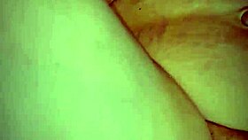 thicc milf fingers pussy to cum orgasm