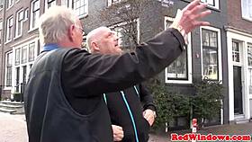 Tlustá holandská kurva, chceš sát ptáka, až se mi naplní ústa spermatem?