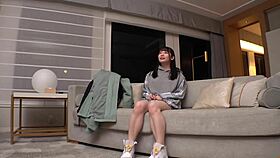 히카루짱, 20살 미녀가 AV 감독 되려고 와. 대학 섹스 난장판!