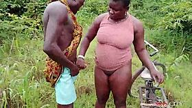 Okonkwo dal vesnické slay queen divokou venkovní jízdu na svém kole, sakra horké! 🚴‍♂️