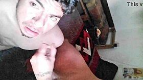 el chacalon se despide de su pasivo pero no antes de darle su leche en la boca