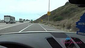 macy meadows čůrá na veřejnosti a dráždí svou kundičku z pohledu na dovolené