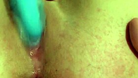 teen 18+ screamed on bed cumming and squirting