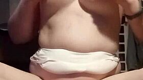 สาวใหญ่หน้าอกกลมไลฟ์สดล่อใจคลิปพิเศษสำหรับแฟนพรีเมียมบนแพลตฟอร์ม xred