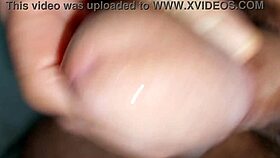 Me clave una paja y estuve casi un minuto largando semen