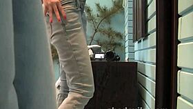 Wow, this blonde teen amateur shoots herself in the change room on webcam!