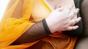 ميلف سنغافورة بزاز كبيرة تعرض كل شيء يا إلهي