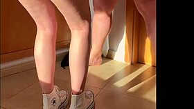 Teen De 18 Años Recibe Polla Dura In Doggystyle!