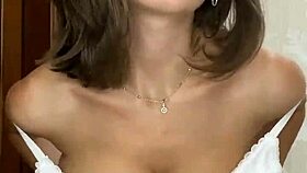 Kittykriss Drops Her Big Natural Tits And Bounces