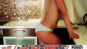 Heißer Striptease Und Geile Masturbation Von Blondem Susi!