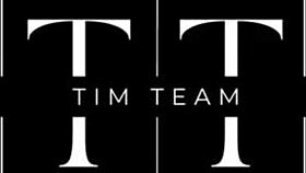 neighbor's wife wants to chat again, had to meet her in the shower