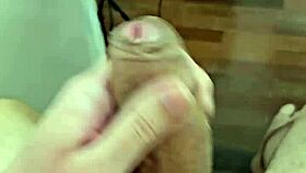 watch this twink jerk off juicy style?