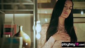 wanna see this brunette babe fingering her pussy in lingerie?