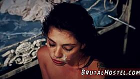 Drsný taxík šuk s malou latinskou mladou Ginou Valentinou