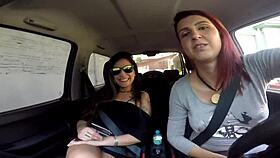 Ничего необычного в этой тусовке в тачке!