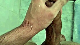 vem tomar banho comigo e BATER UMA PUNHETA bem gostosa pra mim!