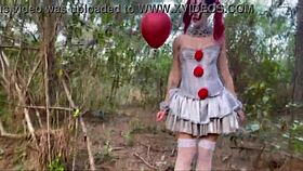 Wow, that palhaço took it in the ass on halloween!