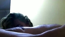 This e-girl novinha takes leitinho in her mouth during the holiday.