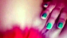 I'm a sexy girl playin with my wet pussy on camera, usin toys to reach orgasm, it's so homemade and amatur