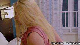 יו, איך שוטר הזה כבל אותי וזיין אותי קשה?