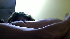 This e-girl novinha takes leitinho in her mouth during the holiday.