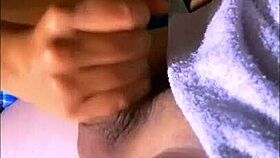 la hijastrastra tan estrecha siempre gritaba de dolor pero no podía resistir penetrarla duro otra vez