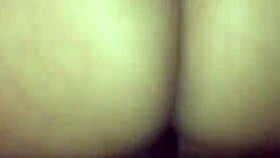 gostosa sentando e rebolando