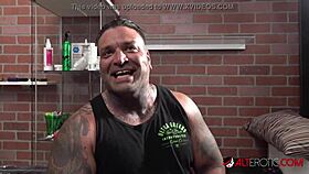 Avstralska lepotica Amber Luke dobi novo tetovažo na nosu