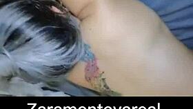 よ、禁断の儀式でこのデカ尻ブロンドが巨大ディルドとリミングを愛する、タブーなしでホテル部屋シェア、いつもお前の大娼婦を愛す