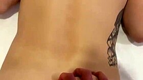 mi novia tiene el mejor culo de todos la despierto follandola sin condon con su culito apretado