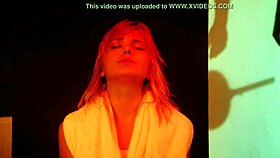 D Spa Sexy Nude Blonde Sauna Dancing!